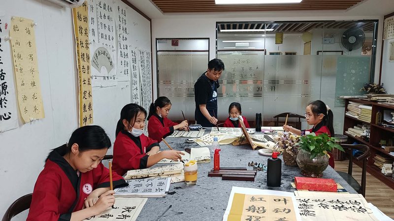关注教材质量：教材的质量直接影响到培训效果。可以从以下几个方面判断教材质量：